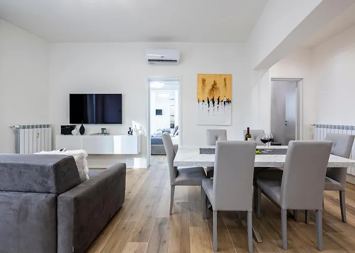 Alessio Bros Luxury Апартаменты